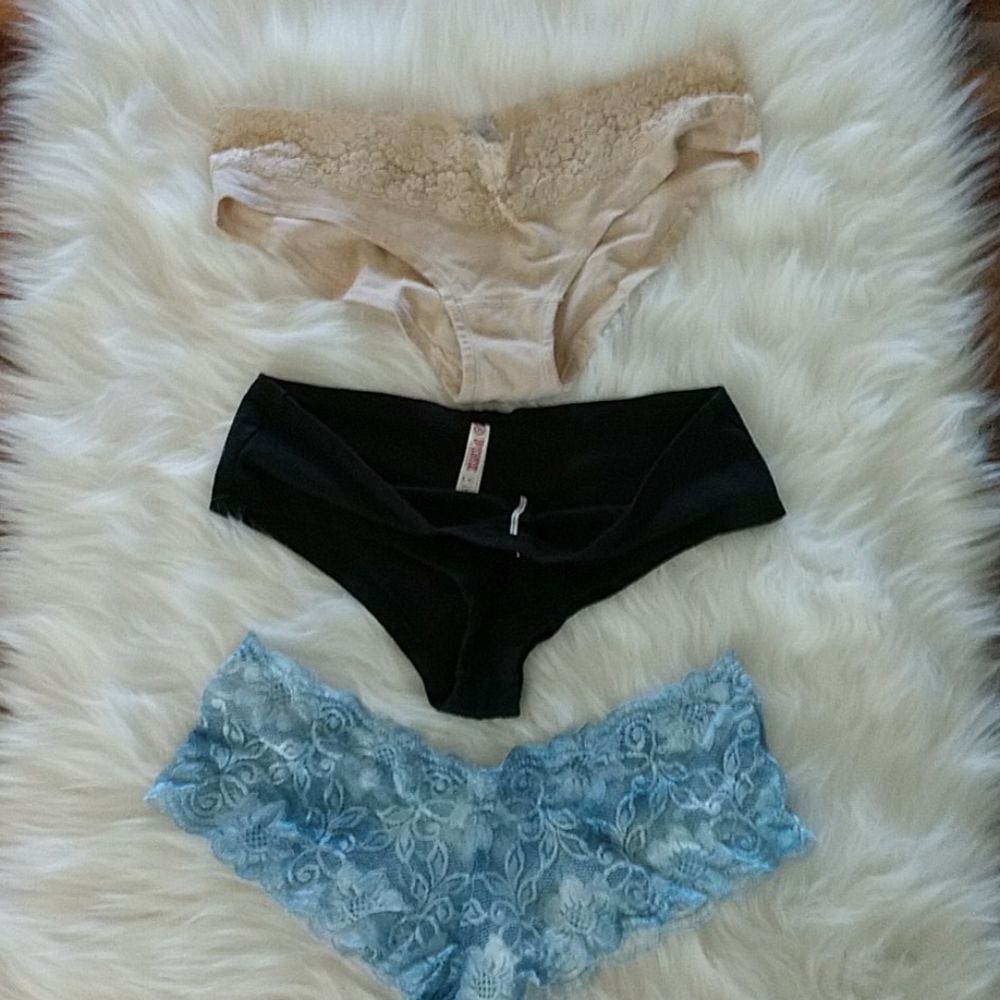 Victoria's Secret panties. Sz L